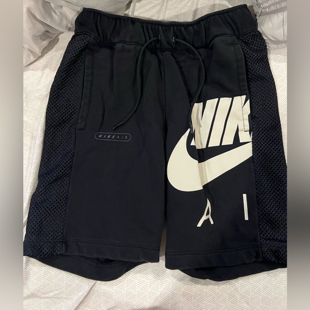 Men’s Nike sweat shorts, very soft and comfortable